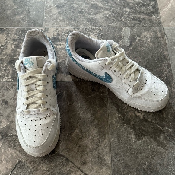 Nike Air Force 1 Low ‘07 Essential White Blue Paisley Size 7 - Picture 5 of 9